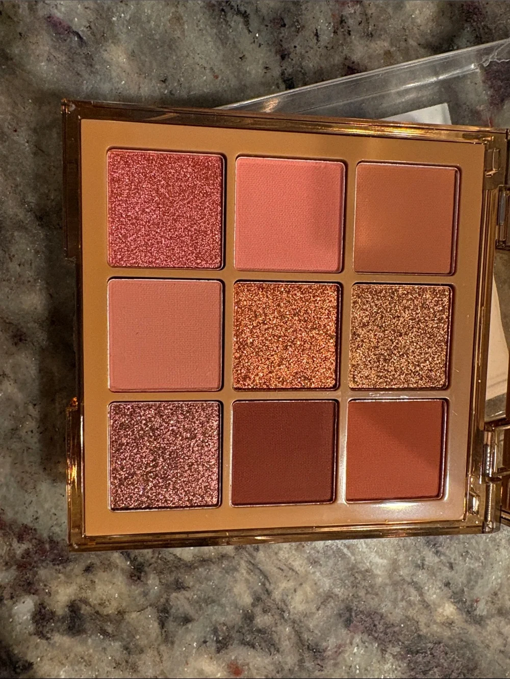 HUDA BEAUTY Medium Nude Obsessed Eyeshadow - Nude Shades